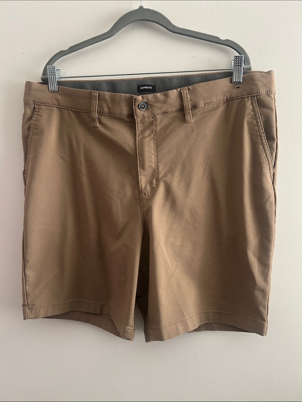 Express Men’s Size 38 Brown Flat Front Chino Shorts